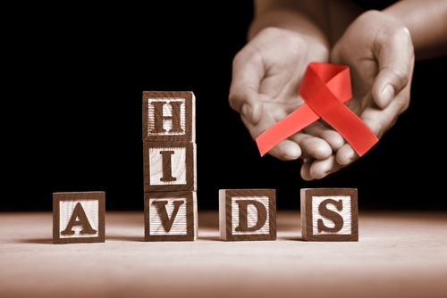 Combattere lo stigma associato ad HIV attraverso interventi educativi diffusi in contesti sanitari