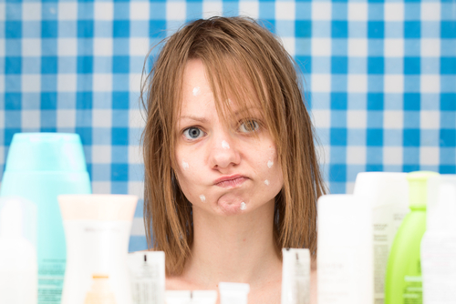 Acne: terapia antibiotica supera sempre le durate raccomandate