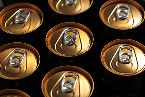 Bevande energetiche caffeinate aumentano la pressione