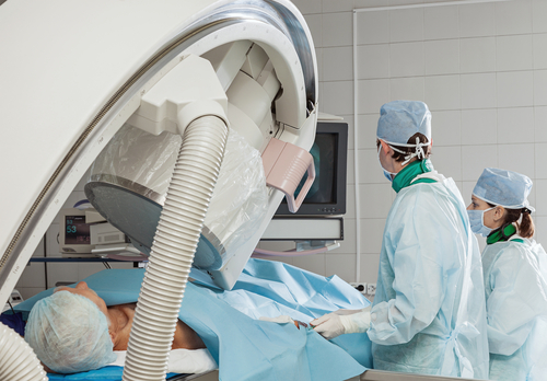 Dolore e ansia durante l’angiografia: l’uso di una palla antistress può ridurlo