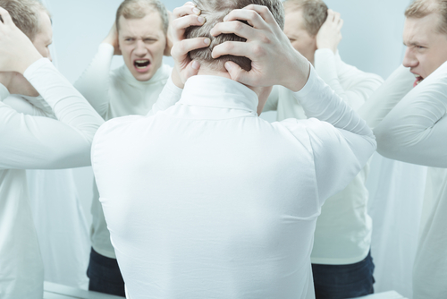 Allucinazioni uditive: interventi di gruppo riducono lo stress