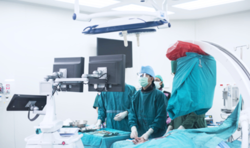 Cicatrici facciali lineari più piacevoli di quelle spezzate