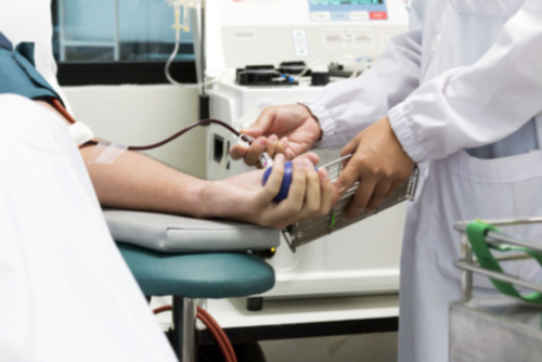 Malattie rare: oltre 500 pazienti hanno ricevuto una diagnosi tramite la ri-analisi genetica