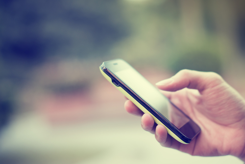 Perché i genitori vengono stressati dai propri smartphone?