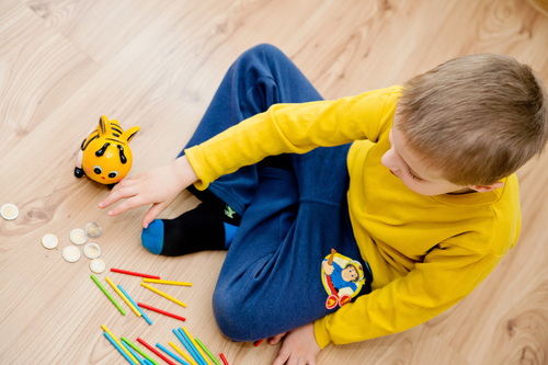 Disturbi dello spettro autistico. Neuropsichiatri infantili: “Diagnosi già intorno ai 2 anni”