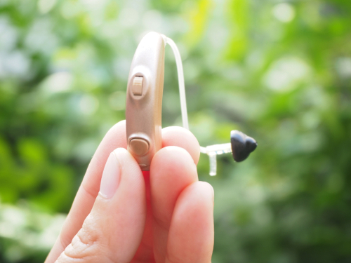 Apparecchi acustici da banco utili ed economici per alcuni pazienti