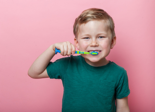 Efficacia di uno spazzolino a forma di T in età pediatrica