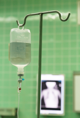 Insufficienza cardiaca resistente ai diuretici: promettente soluzione salina ipertonica