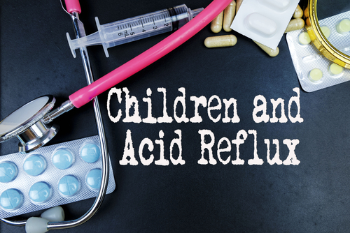 Prolungare l’alimentazione con sonda gastrica per evitare il reflusso nei neonati?