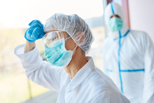 Stress psicologico dei lavoratori negli ospedali tra due picchi di pandemia