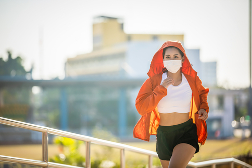 Esercizio previene rialzi pressori anche in aree relativamente inquinate