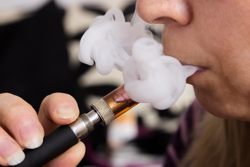 E-cig. In Usa l’uso tra i giovani scende al livello più basso in un decennio