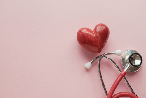 Scompenso cardiaco: disfunzioni tiroidee peggiorano la prognosi e influenzano il metabolismo lipidico