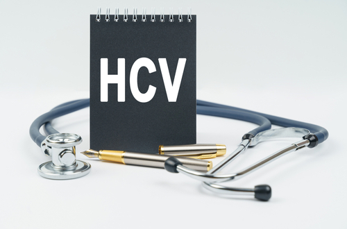 Pazienti nativi vs migranti in cura in Italia: caratteristiche cliniche e pattern di comorbidità da HCV