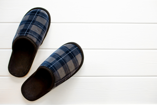 Piede diabetico e necessità di calzature da interno su misura