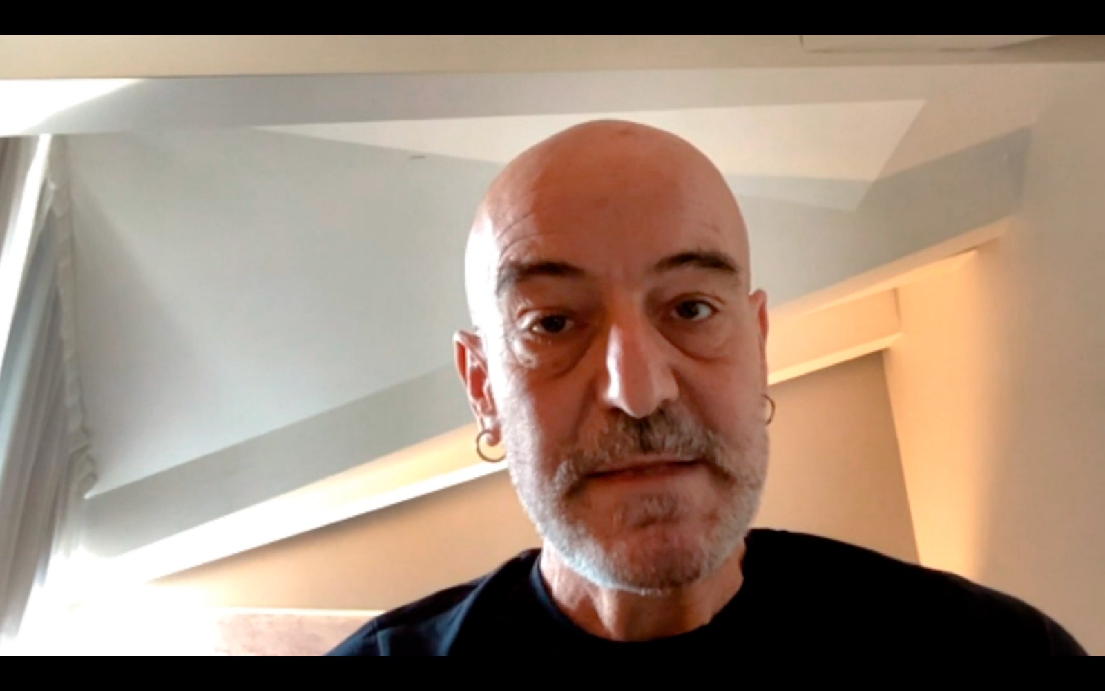 La realtà delle persone con Hiv non si rispecchia sui media nazionali. Ancora forte lo stigma. Intervista a Giulio Maria Corbelli