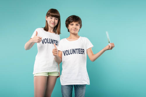Volontariato associato a benessere mentale di bambini e adolescenti