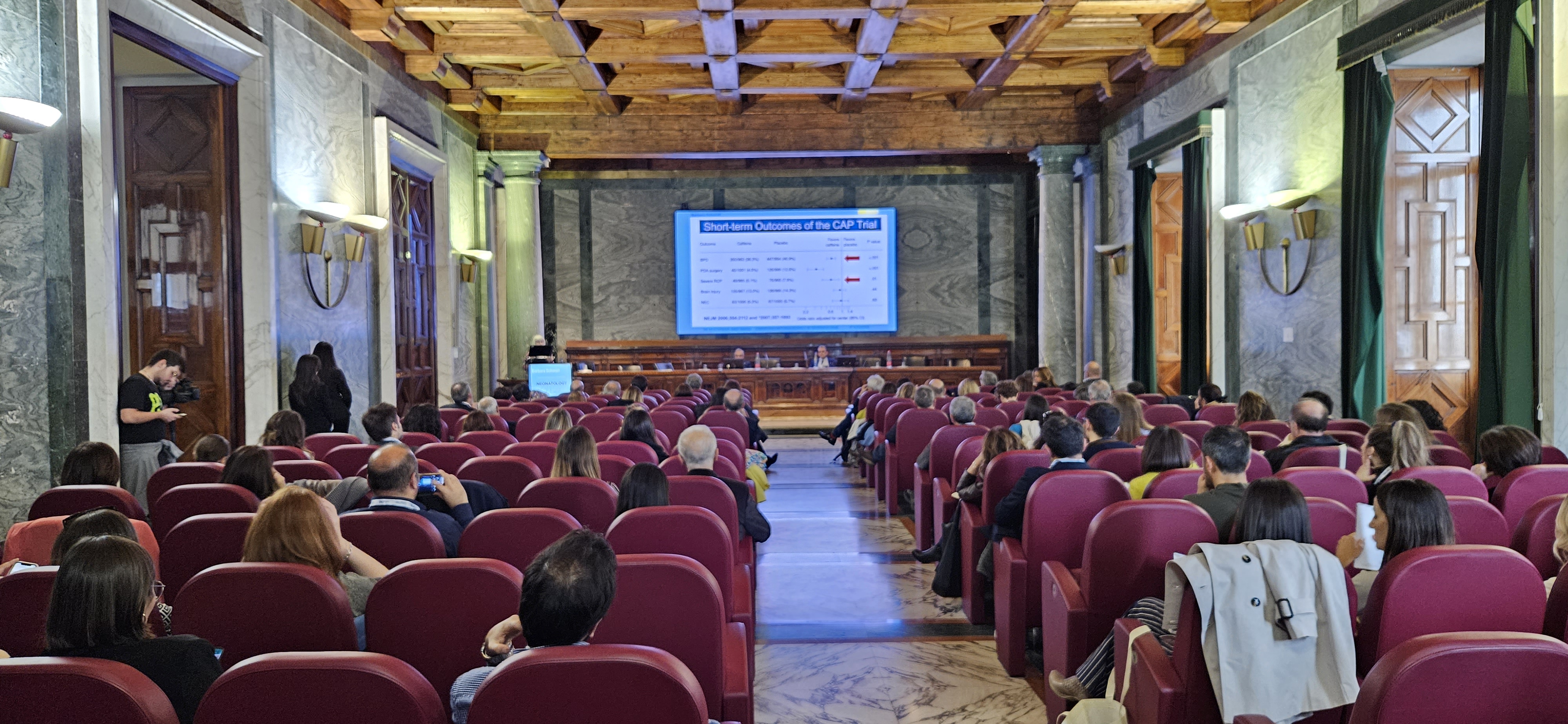 Neonatologia: per le cure ad alta intensità necessarie figure specializzate